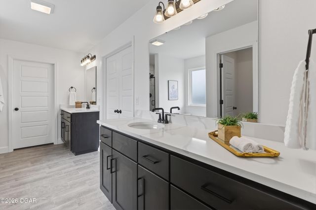 901 Blackthorn Drive, Carl Junction, MO 64834