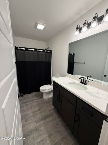 901 Blackthorn Drive, Carl Junction, MO 64834