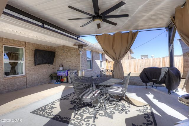 901 Blackthorn Drive, Carl Junction, MO 64834