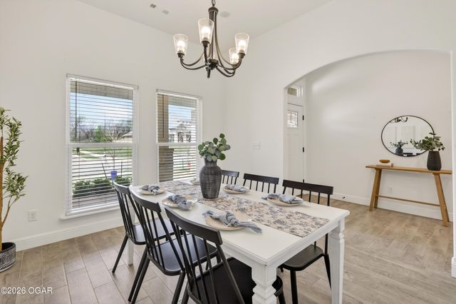 901 Blackthorn Drive, Carl Junction, MO 64834