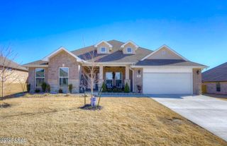 901 Blackthorn Drive, Carl Junction, MO 64834