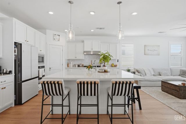 2015 Havencliff Street, Bakersfield, CA 93311