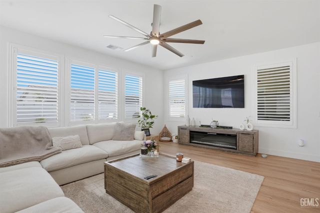 2015 Havencliff Street, Bakersfield, CA 93311