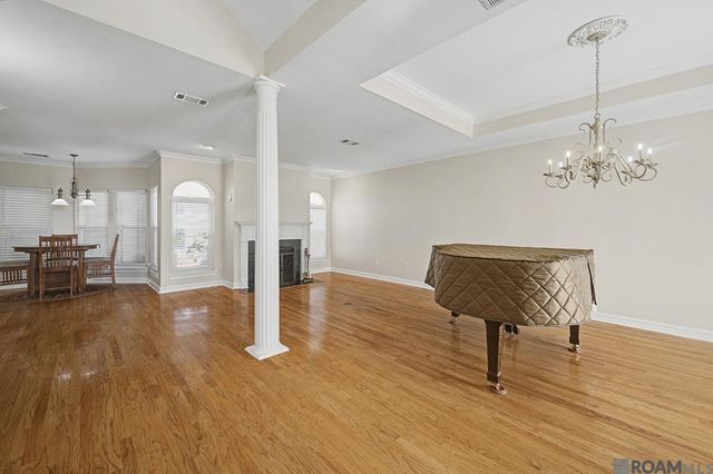 5922 Glen Cove Dr, Baton Rouge, LA 70809