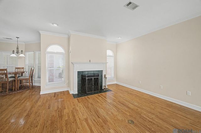 5922 Glen Cove Dr, Baton Rouge, LA 70809