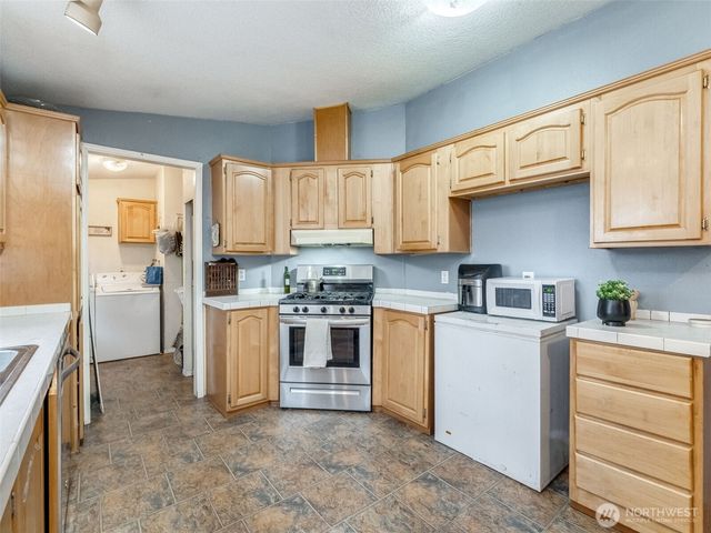 121 Rosenbach Lane, Carson, WA 98610