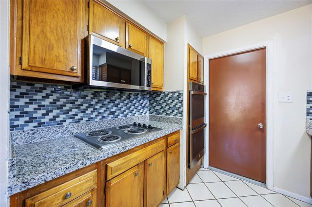 17003 Tibet Road, Friendswood, TX 77546