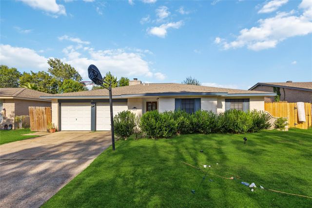 17003 Tibet Road, Friendswood, TX 77546