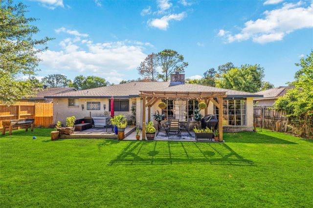 17003 Tibet Road, Friendswood, TX 77546