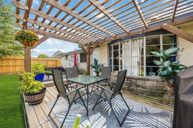 17003 Tibet Road, Friendswood, TX 77546