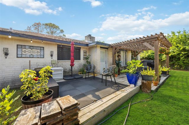 17003 Tibet Road, Friendswood, TX 77546