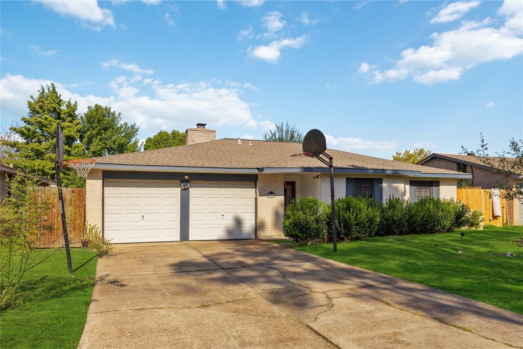 17003 Tibet Road, Friendswood, TX 77546