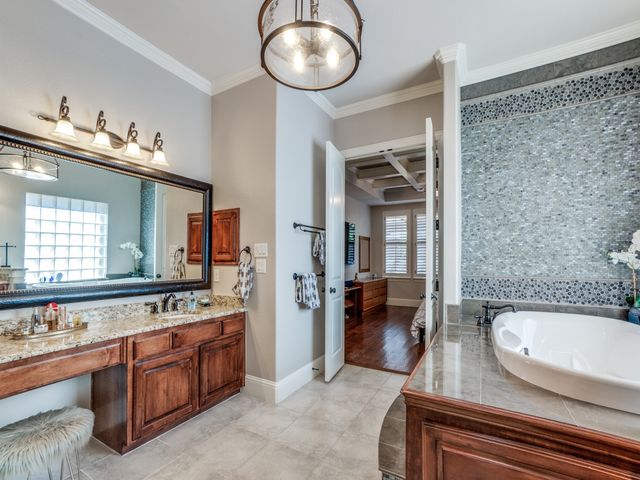 9118 Cochran Bluff Lane, Dallas, TX 75220