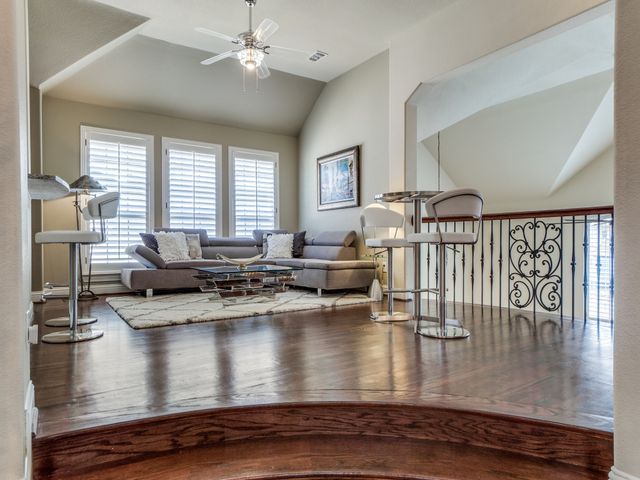 9118 Cochran Bluff Lane, Dallas, TX 75220