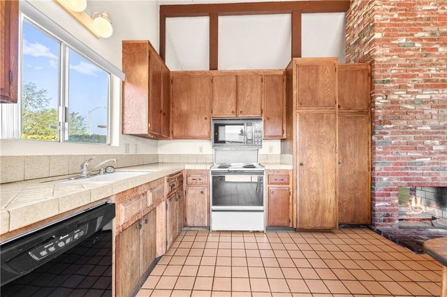 9002 Scott, Bellflower, CA 90706