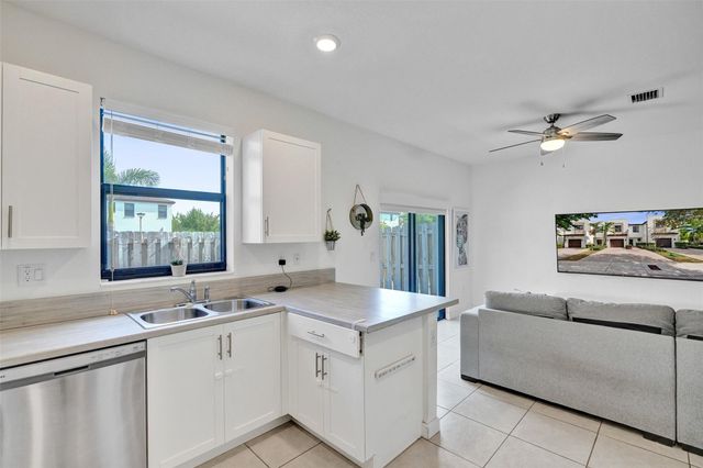 20741 NE 5th Ct, Miami, FL 33179