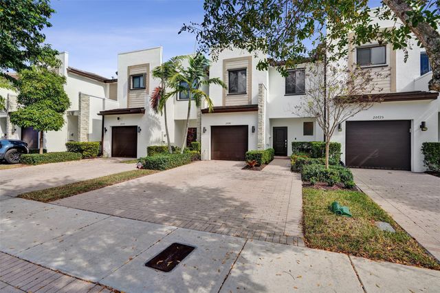 20741 NE 5th Ct, Miami, FL 33179