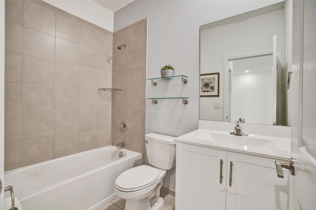 20741 NE 5th Ct, Miami, FL 33179