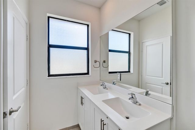 20741 NE 5th Ct, Miami, FL 33179