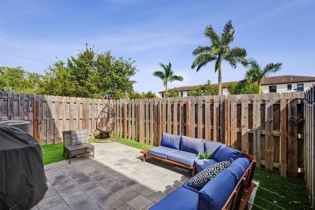 20741 NE 5th Ct, Miami, FL 33179