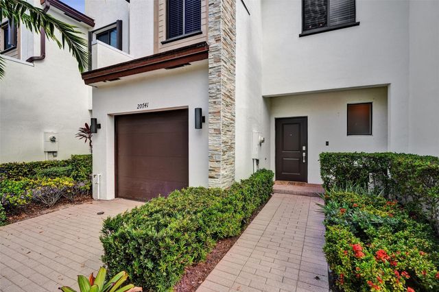 20741 NE 5th Ct, Miami, FL 33179