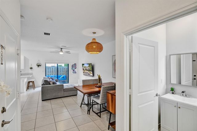 20741 NE 5th Ct, Miami, FL 33179