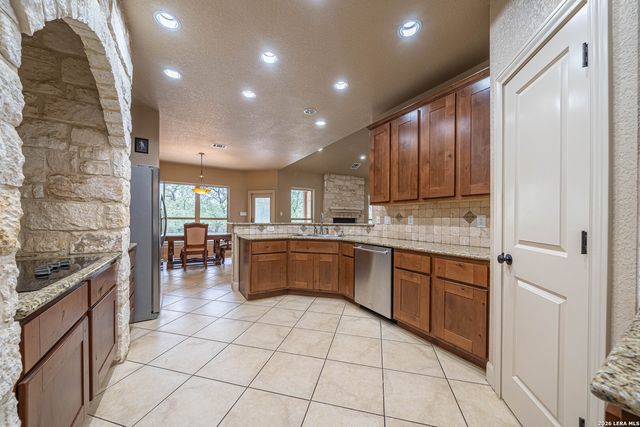 374 W County Road 2481, Hondo, TX 78861