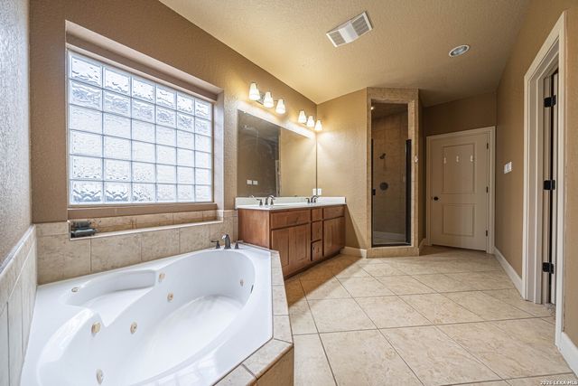 374 W County Road 2481, Hondo, TX 78861