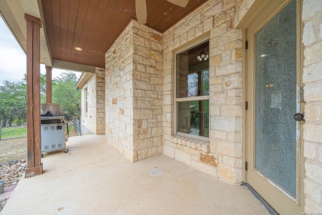374 W County Road 2481, Hondo, TX 78861