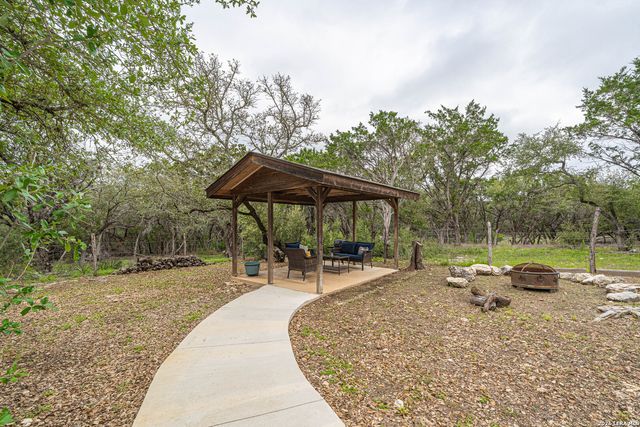 374 W County Road 2481, Hondo, TX 78861