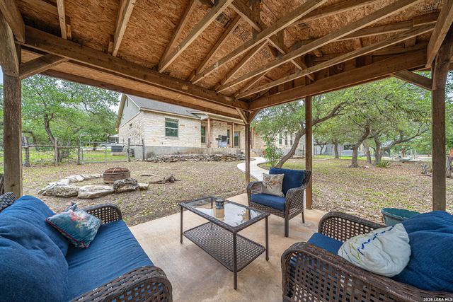 374 W County Road 2481, Hondo, TX 78861