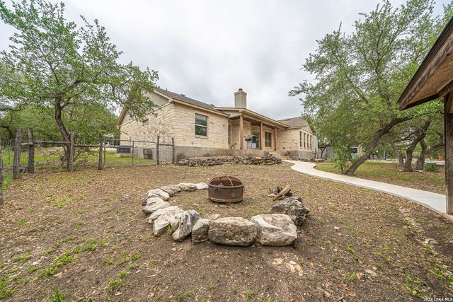 374 W County Road 2481, Hondo, TX 78861