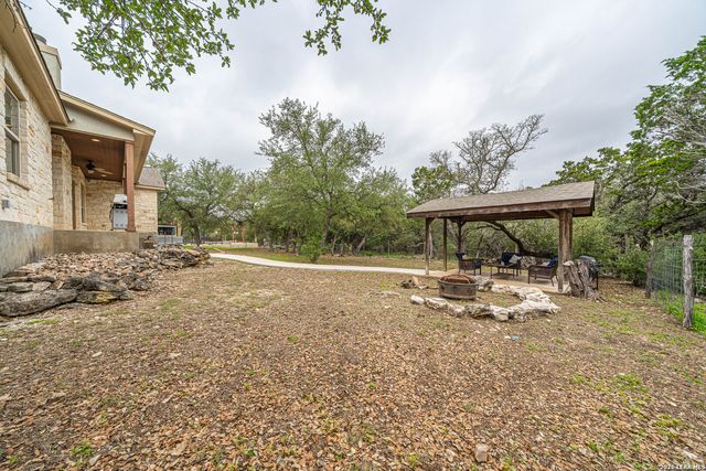 374 W County Road 2481, Hondo, TX 78861
