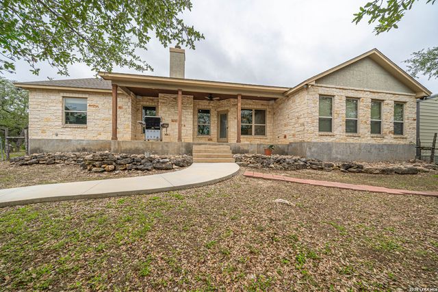 374 W County Road 2481, Hondo, TX 78861