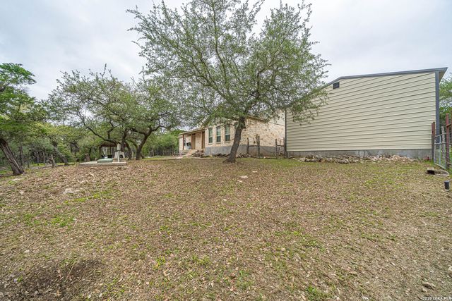 374 W County Road 2481, Hondo, TX 78861