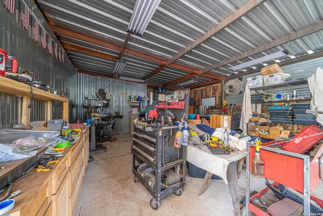 374 W County Road 2481, Hondo, TX 78861