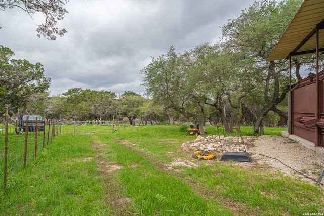 374 W County Road 2481, Hondo, TX 78861
