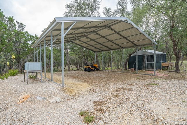 374 W County Road 2481, Hondo, TX 78861
