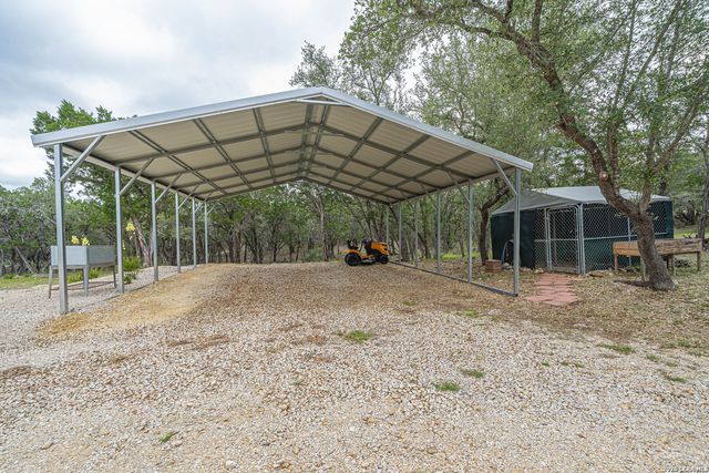 374 W County Road 2481, Hondo, TX 78861