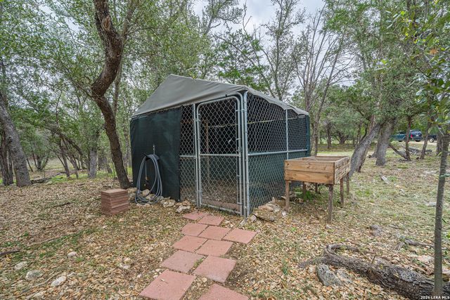 374 W County Road 2481, Hondo, TX 78861