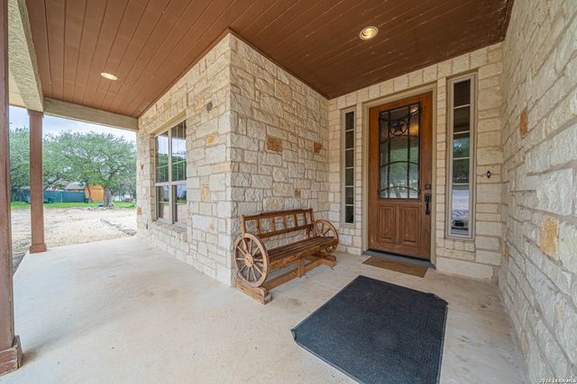 374 W County Road 2481, Hondo, TX 78861