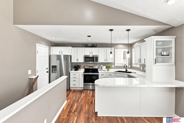 7420 Nolan Road, Lincoln, NE 68512