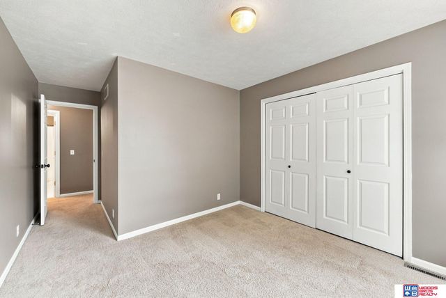 7420 Nolan Road, Lincoln, NE 68512