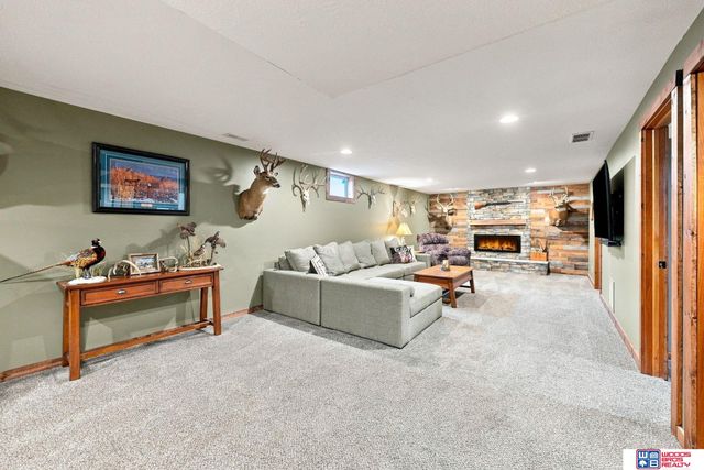 7420 Nolan Road, Lincoln, NE 68512