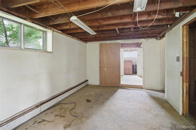 48441 N Territorial Road, Plymouth, MI 48170
