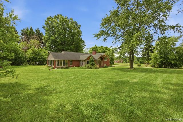 48441 N Territorial Road, Plymouth, MI 48170