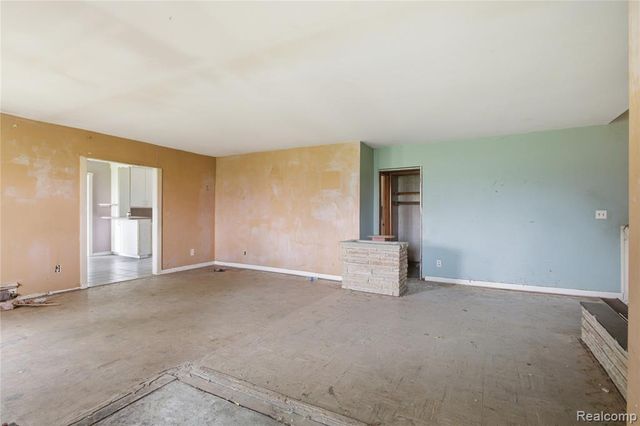 48441 N Territorial Road, Plymouth, MI 48170