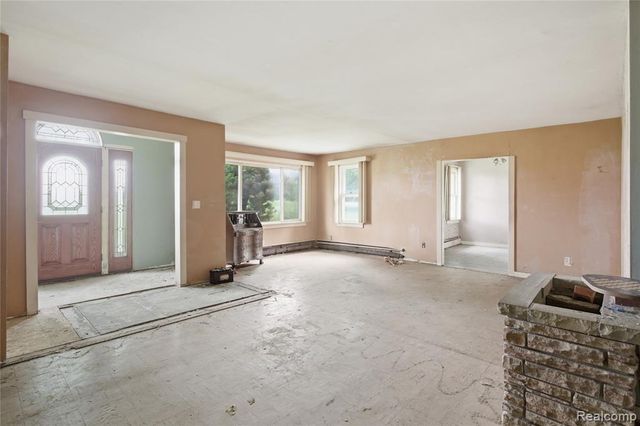 48441 N Territorial Road, Plymouth, MI 48170