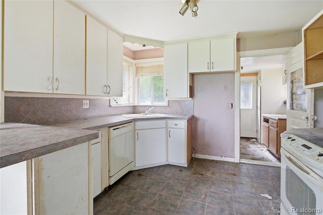 48441 N Territorial Road, Plymouth, MI 48170