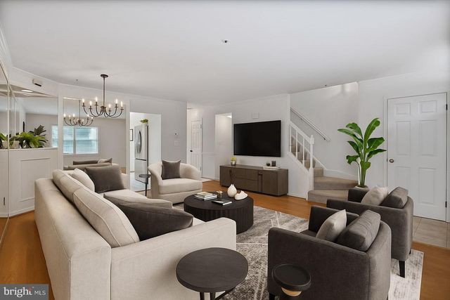 4223 N CARLIN SPRINGS RD, Arlington, VA 22203